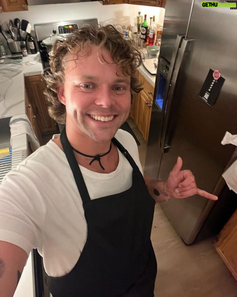 Ashton Irwin Instagram - Hello from the studio!!! …...My days are filled with a lot of change, a lot of travel, a lot of making new music and getting on track for a year or self betterment and creativity ❤ I spent the back end of last year with my family and I couldn’t be more grateful for those times with them after a few years in a row of touring. 🍻❤