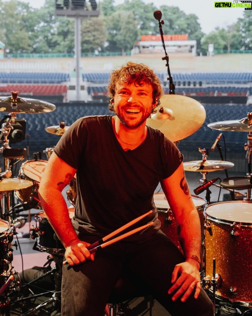 Ashton Irwin Instagram - Awesome news, I’m up for @drumeoofficial “best pop drummer” this year! (Although I do be rockin) And it’s a voters poll so you can click on the link in my story to vote for me if you have a moment. The other thing to mention is, by no means is there a “best” in music, and there are so many exceptional & admirable drummers out in the world today. I’m grateful for this community of people, and for you! 🍻 ❤️