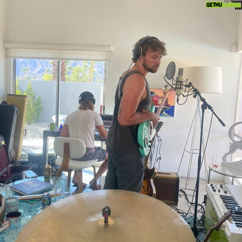 Ashton Irwin Instagram - Writing process moments with @iamlpofficial for “Love Lines” out everywhere right now 😍 Palm Springs, California