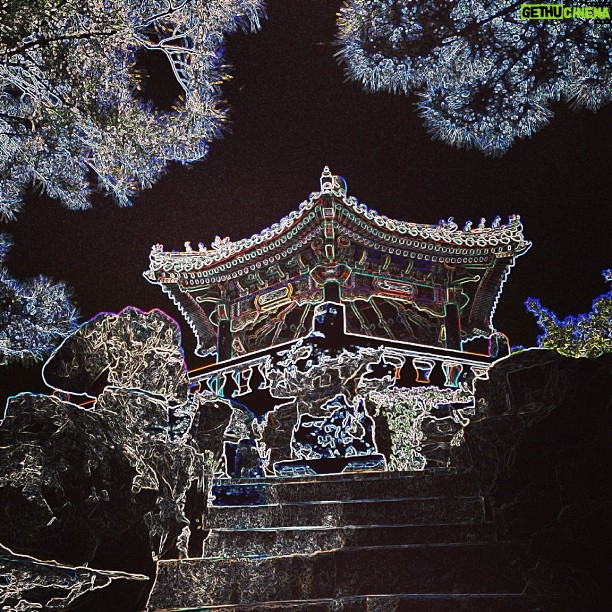 Ashton Kutcher Instagram - Sun temple just went techno