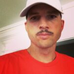 Ashton Kutcher Instagram – 🐻 ⬇️