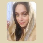 Aswathi Menon Instagram - Being in the 'now' - “Resilience is accepting your new reality, even if it's less good than the one you had before. You can fight it, you can do nothing but scream about what you've lost, or you can accept that and try to put together something that's good.” Elizabeth Edwards #lifeofanartist #aswathimenon