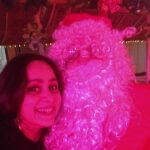 Aswathi Menon Instagram - A round of "Santa-Plause" please..🎅 Merry Christmas ! #hohoho #christmas2022 #allaboutlastnight #aswathimenon #lifeofanartist