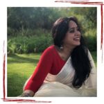 Aswathi Menon Instagram - I hope simple things are what I forever love about life, for then I will be happy no matter where I find myself. R. YS Perez . . #happy #life #love #place #simplelife #simpleliving #simplepleasures #simplethings #trueself #lifeofanartist #aswathimenon