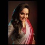 Aswathi Menon Instagram - I was really looking forward to working with @vikas.vks.makeupartist and when he called with an opportunity to work together for the cover photoshoot for Mahilaratnam with the beautiful @diya.actress I was elated, this photoshoot was more so for the lovely people that I crossed paths with and have built a beautiful friendship with, when I spoke to @mahadevan_thampi for the first time about this photoshoot it was as though we knew each other for years, @maalavikaah was on her toes ensuring that the styling for the cover was always on point, her professionalism stood forth all through the shoot, from meeting her for well planned fittings @_handpicked__ to the day of the shoot. @sudhiar.hairandmakeup complimented the over look with such ease. Feeling absolutely glam in @conlangclothing rawsilk hand dyedombre fuchsia pink and light grey saree with pretty pearl border.. Thank you all for a lovely cover shoot experience. . . . #covershoot #photoshoot #fashionshoot  #coverpage #mahilaratnam #malayalamcinema #malayalamactress #malayalammovie #rawsilk #fabric #silk #embroidery #fabricdye #handmade #handmadeinindia #ombre #ombrefabric #instafashion #designerwear #designer #sareeblouse #lifeofanartist #aswathimenon . . . Photography @mahadevan_thampi Mua @vikas.vks.makeupartist Hair @sudhiar.hairandmakeup Styled @maalavikaah Cc @conlangclothing and @_handpicked__