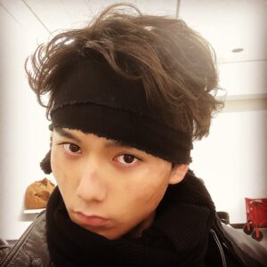 Atomu Mizuishi Instagram - ⁡
⁡
ついに明日より『君と世界が終わる日に』season3が配信です！
⁡
同日21時〜は、金曜ロードショー特別編！
新撮エピソード&season1.2のダイジェストも。
⁡
本編観てない〜という方でも明日から充分楽しんでいただけます。
⁡
あ、彼はイナバです。謎の集団Xのリーダー的存在の方です
⁡
#きみセカ