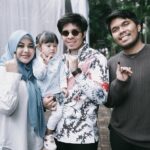 Atta Halilintar Instagram - antrian nomor brp kamu? 👕 : @the_diplomat_tailor