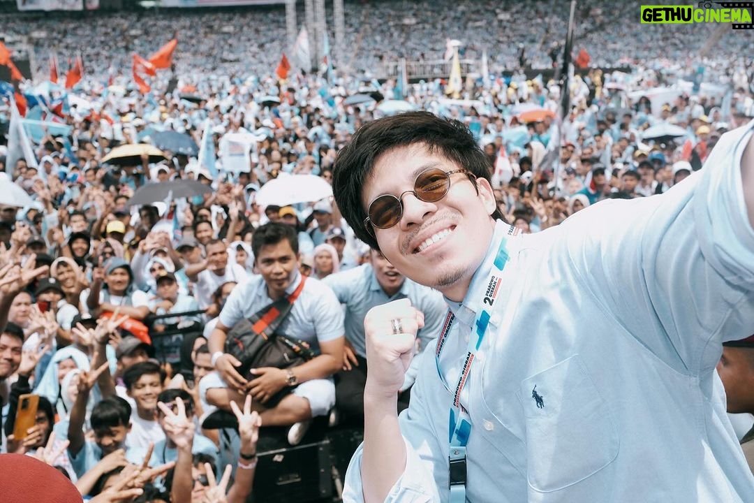 Atta Halilintar Instagram - Damai Indonesiaku 🇮🇩 peace 🖤🩵 Gunakan pilihan kita tgl 14 nanti✌🏻 indonesia negeriku