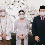 Atta Halilintar Instagram - Sejak 2014 sudah mengidolakan bapak.. Terima kasih pak sudah mau menjadi saksi nikah kami di thn 2021.. di thn 2024 ini Insya Allah bapak memimpin negri ini selanjutnya 😇🩵