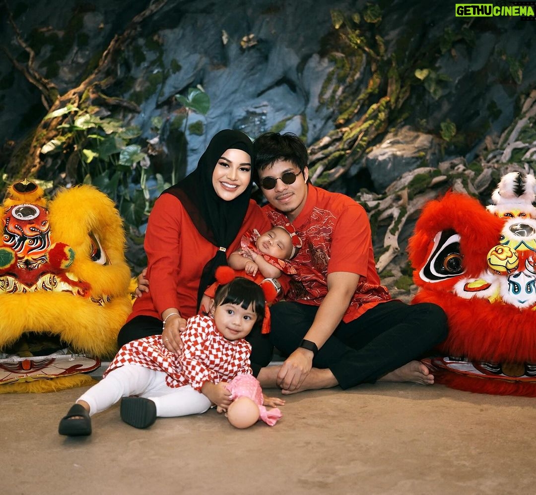 Atta Halilintar Instagram - happy chinese new year untuk teman2 yang merayakan ✊🏻🇮🇩