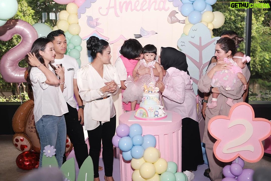 Atta Halilintar - 401.8K Likes - Happy Birthday @ameenaatta Sumber bahhagia kita semua 🫶🏻