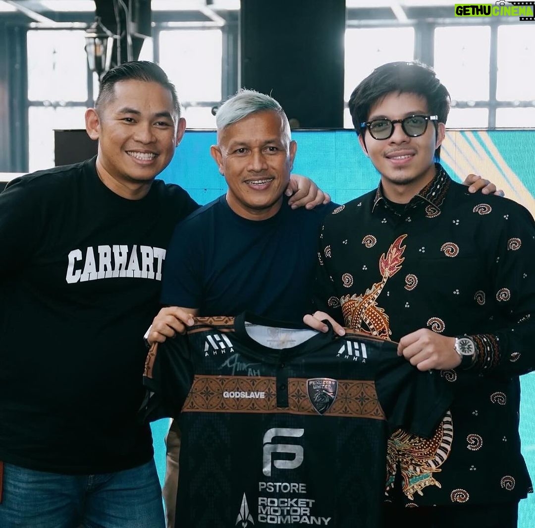 Atta Halilintar Instagram - 18 titik se Indoensia akan kita samperin... Untuk Olahraga Indonesia 🇮🇩 sooooooooonnnnnnnn.. One of the boggest tournament anak Negrii.. Olahraga apa yaa???