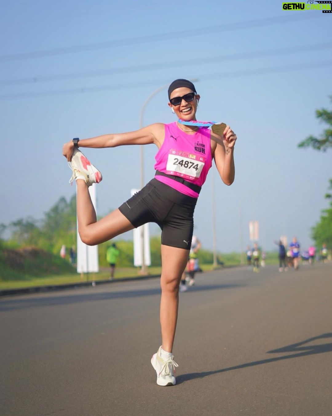 Aulia Sarah Instagram - HAD SO MUCH FUN RUNNING A 5K TODAY!! IβM SO GLAD I DID IT!! π
happy bangeeet bisa hadir di event @lazada_id #LazadaRunID tahun ini di ICE BSD. ini moment pertama ku ikutan event lari di Jakarta, menyenangkan sekali. selain cuacanya mendukung, vibes nya juga bener-bener terasa super fun karena banyak banget temen-temen peserta yang super excited dan pastinya event ini banyak manfaatnya, bagus untuk #TambahSehatKeHidupmu π SERU! MAU LAGIII.. SEE YOU DI EVENT #LazadaRunID BERIKUTNYA ππ½ββοΈππ½ββοΈβ¨β¨ πΈ by @abdullah_fariz ICE Indonesia - Indonesia Convention Exhibition ICE BSD City