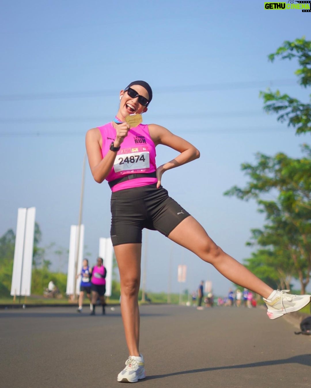 Aulia Sarah Instagram - HAD SO MUCH FUN RUNNING A 5K TODAY!! IβM SO GLAD I DID IT!! π
happy bangeeet bisa hadir di event @lazada_id #LazadaRunID tahun ini di ICE BSD. ini moment pertama ku ikutan event lari di Jakarta, menyenangkan sekali. selain cuacanya mendukung, vibes nya juga bener-bener terasa super fun karena banyak banget temen-temen peserta yang super excited dan pastinya event ini banyak manfaatnya, bagus untuk #TambahSehatKeHidupmu π SERU! MAU LAGIII.. SEE YOU DI EVENT #LazadaRunID BERIKUTNYA ππ½ββοΈππ½ββοΈβ¨β¨ πΈ by @abdullah_fariz ICE Indonesia - Indonesia Convention Exhibition ICE BSD City
