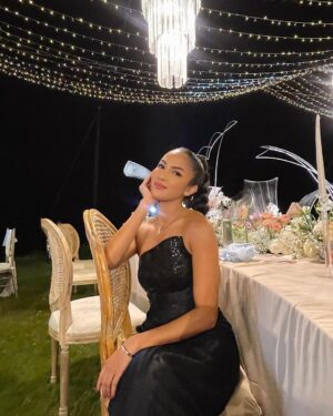 Aulia Sarah Instagram - what a beautiful wedding party of @enzystoria and Maulana Kasetra ✨✨

congratulations love birds 🖤🖤 #ENZupwithMOL