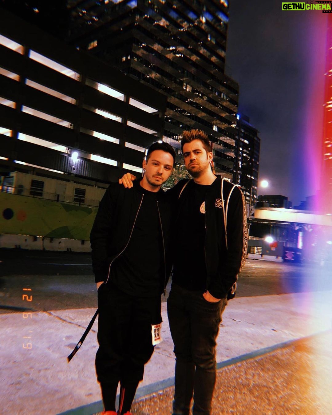 AuronPlay Instagram - segundo E3 con este señor Los Angeles, California