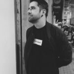 AuronPlay Instagram - mirando el escaparate de una tienda que vendía abduscan de imitación, no aceptéis imitaciones mucho cuidado