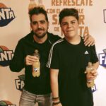 AuronPlay Instagram - hola carapepinos, aquí os dejo una foto con uno de los ganadores del concurso de @fanta_esp que por cierto el evento está siendo muy chulo. El chaval es muy majo y huele bien. #FantabyUs