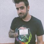 AuronPlay Instagram - Y ya somos 10 millones. Poco que decir, gracias a todos por seguirme día a día, vamos a por 10 más, joder. PD: hoy he subido vídeo. PD: aún no me ha llegado la placa de diamante, ya os la enseñaré cuando llegue.