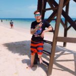 AuronPlay Instagram - paz y amor amigos Jamaica