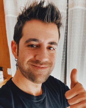 AuronPlay Instagram - Boss Level 😎 Levantarme, admirar mi persiana, comer, mantener esta carita bella, tortillaland, cenar, dormir y repeat 🔄 ese será mi bucle

Recomendación del tito auron, la semana pasada se estrenó en exclusiva en @primevideoes BOSS LEVEL👌  donde un antiguo miembro de la marina se queda atrapado en un bucle temporal en el que revive una y otra vez el día de su muerte. ¡Sólo en Prime Video, no os la perdáis! #BOSSLEVEL #publi