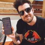 AuronPlay Instagram - ***** ACTUALIZACIÓN: El ganador ha sido @carlos_3juncos, enhorabuena y gracias a todos por participar. Hasta el próximo sorteo ***** Caraalcachofas, os traigo un sorteo mundial gracias a #GalaxyS9 y a la gente de #SamsungMadFun. Con él, podréis conocerme y viajar a Barcelona con 2 amigos totalmente gratis (vuelo y hotel incluidos seas de donde seas) y además ganar un pedazo de Galaxy S9. Lo único que tenéis que hacer para poder participar es seguir a @Samsungespana en IG y mencionar en esta misma foto a los dos amigos que te traerías. Tenéis que ser mayores de edad. ¡Mucha suerte! Tenéis las bases en @MadFunFest. #AuronS9