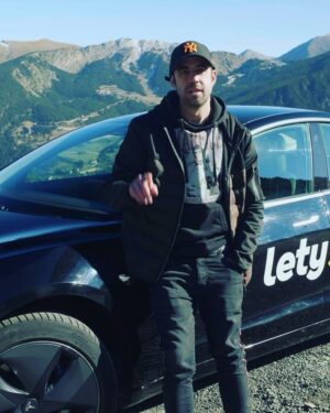 AuronPlay Instagram - 😎 Mis amigos de LetyShops sortean un Tesla Model 3 valorado en más de 50000€ entre sus usuarios de España, México, Colombia, Perú, Chile y Argentina.
⠀
✍️ ¿Qué tienes que hacer para participar?
⠀
1️⃣ Regístrate en LetyShops (link en el perfil de @letyshops.es).
⠀
2️⃣ Sigue a @letyshops.es y escribe tu usuario de insta en la página del sorteo.
⠀
3️⃣ Haz compras por un valor acumulativo de 20€ / 25 USD / 500 MXN. Si tus compras no llegan a ese importe, no te preocupes. En LetyShops acumularán el importe de vuestras compras y cada vez que lleguéis al mínimo, os darán una participación automáticamente.
⠀
☘️ Mucha suerte, amigos!

*Bases legales en la web de Letyshops
#publi