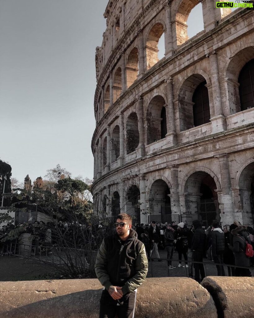 AuronPlay Instagram - FELIZ NAVIDAD A TODOS Coliseo-Roma, Italia