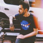 AuronPlay Instagram - me duele la pierna de soportar todo el peso de mi hermosura