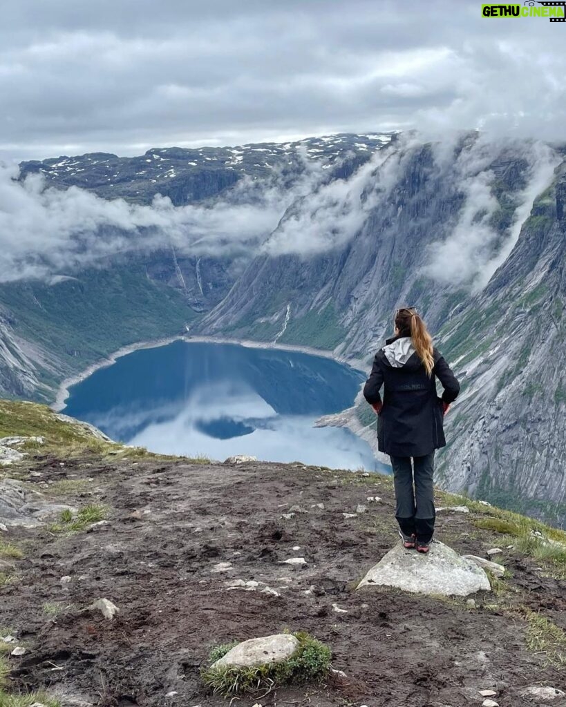 Aurora Ruffino Instagram - Ricordi dalla Norvegia 🇳🇴💙.. #love #memories #norway