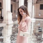 Aurora Ruffino Instagram – Un pomeriggio circondato da arte e bellezza.. Grazie @motivifashion adoro la nuova double love bag  #ad #doublelovebags ♥️