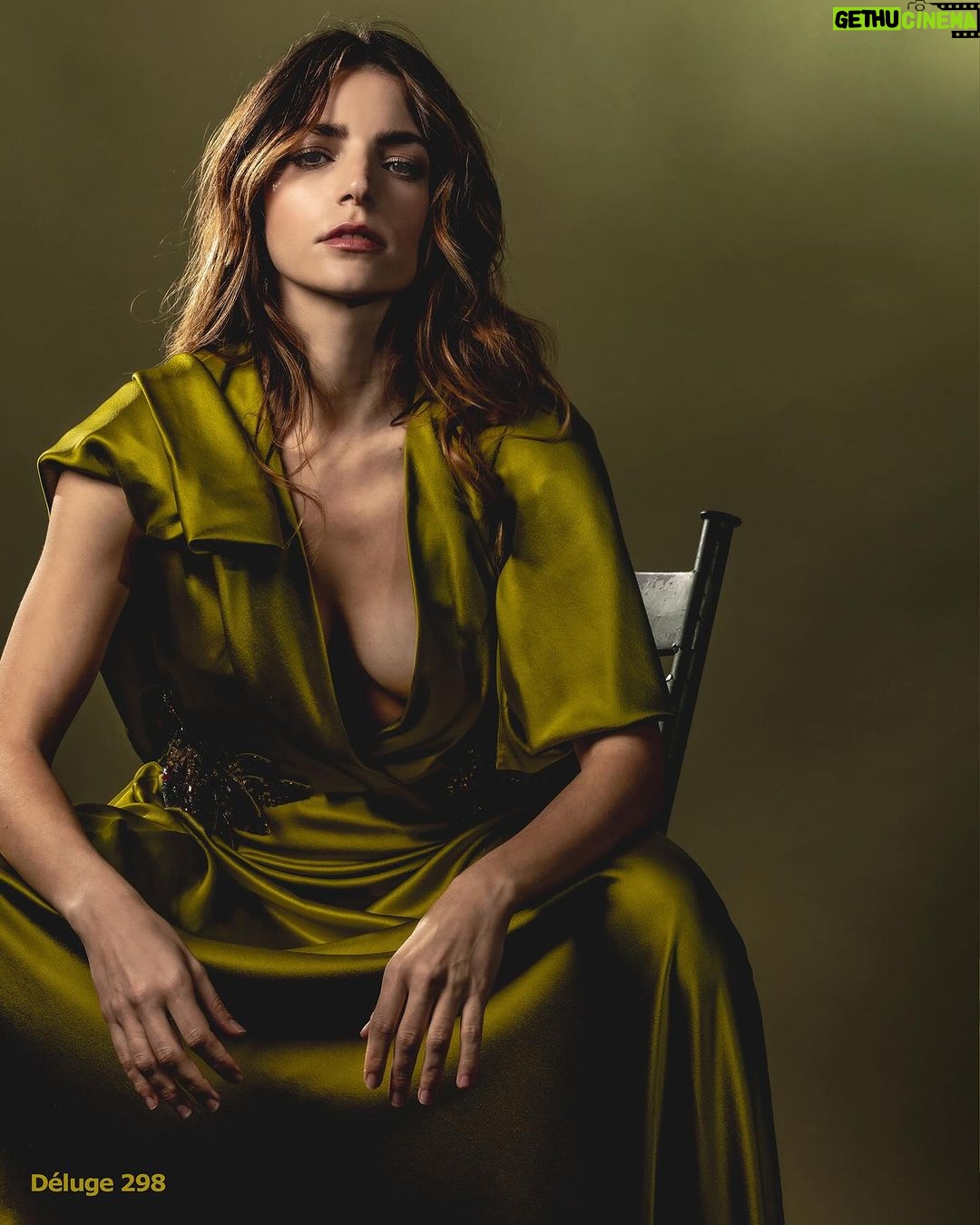 Aurora Ruffino Instagram - DÉLUGE #26 - L’ANNO DEL DRAGO 🐉♥️ @deluge_mag PHOTO @fabcestari MAKEUP & HAIR @emanueladigiammarco CONSULENZA IMMAGINE @marvi_marver LOOK @philosophyofficial PRESSOFFICE @dicarlorella #delugemagazine #love #italy🇮🇹