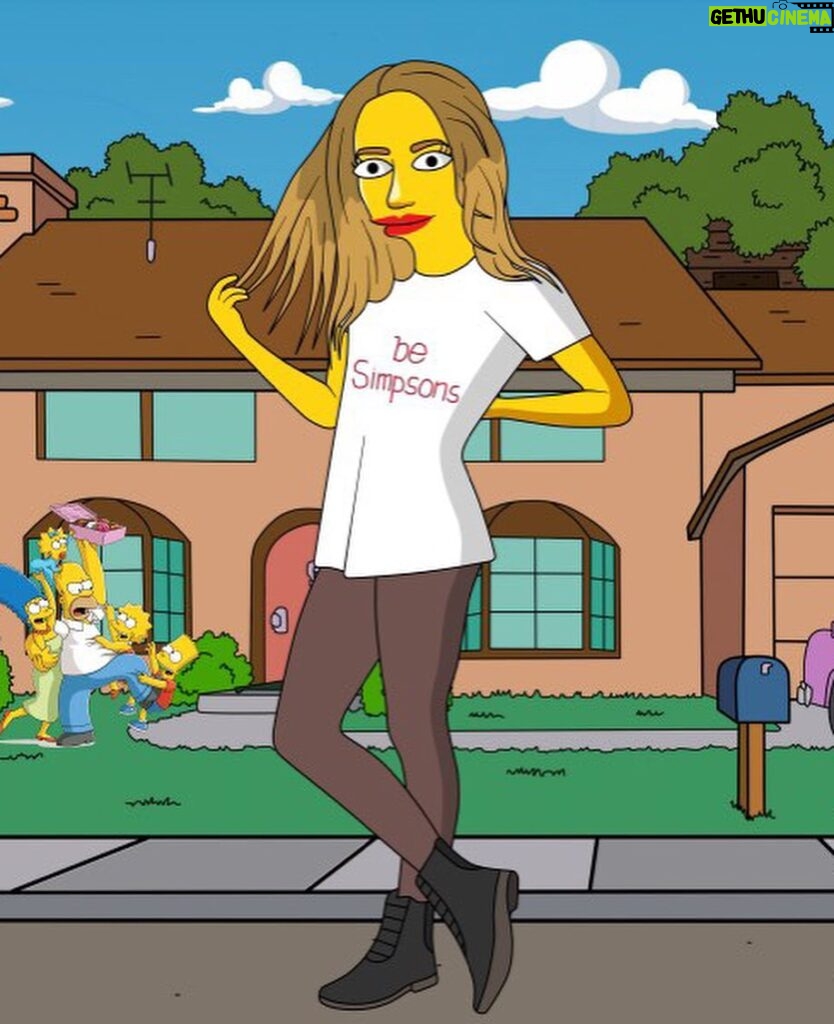 Aurora Ruffino Instagram - Thank you @turn.me.yellow for turning me into a Simpsons character! 😂💛 #love #italy #simpsons