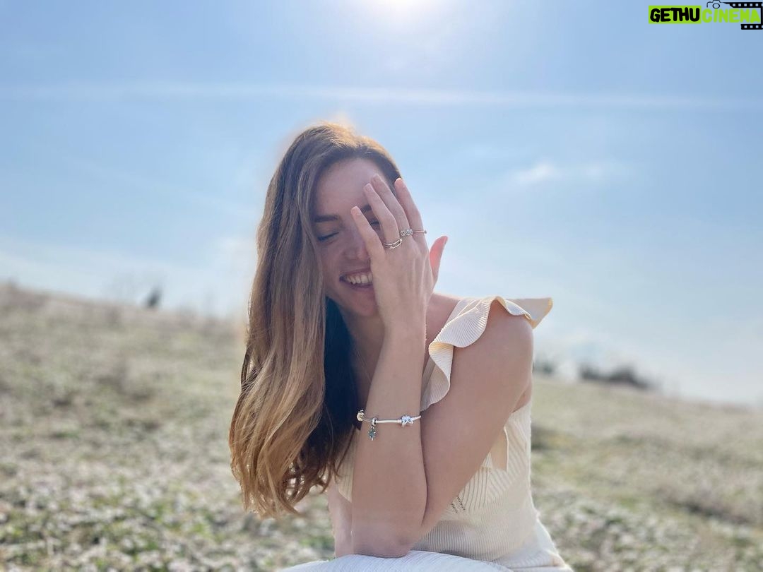 Aurora Ruffino Instagram - Buone feste a tutti! 🐣♥️ #happy #easter #love #italy