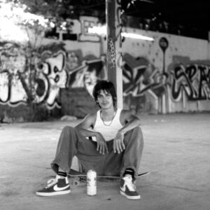 Austin Amelio Instagram - New @rogerskateco vid “SUCKER PUNCH” on @thrashermag and YouTube. These dudes put in work. Go check it out. ❤️

Pics by @dylanmakar.