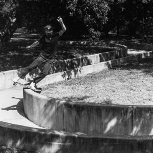 Austin Amelio Instagram - New @rogerskateco vid “SUCKER PUNCH” on @thrashermag and YouTube. These dudes put in work. Go check it out. ❤️

Pics by @dylanmakar.