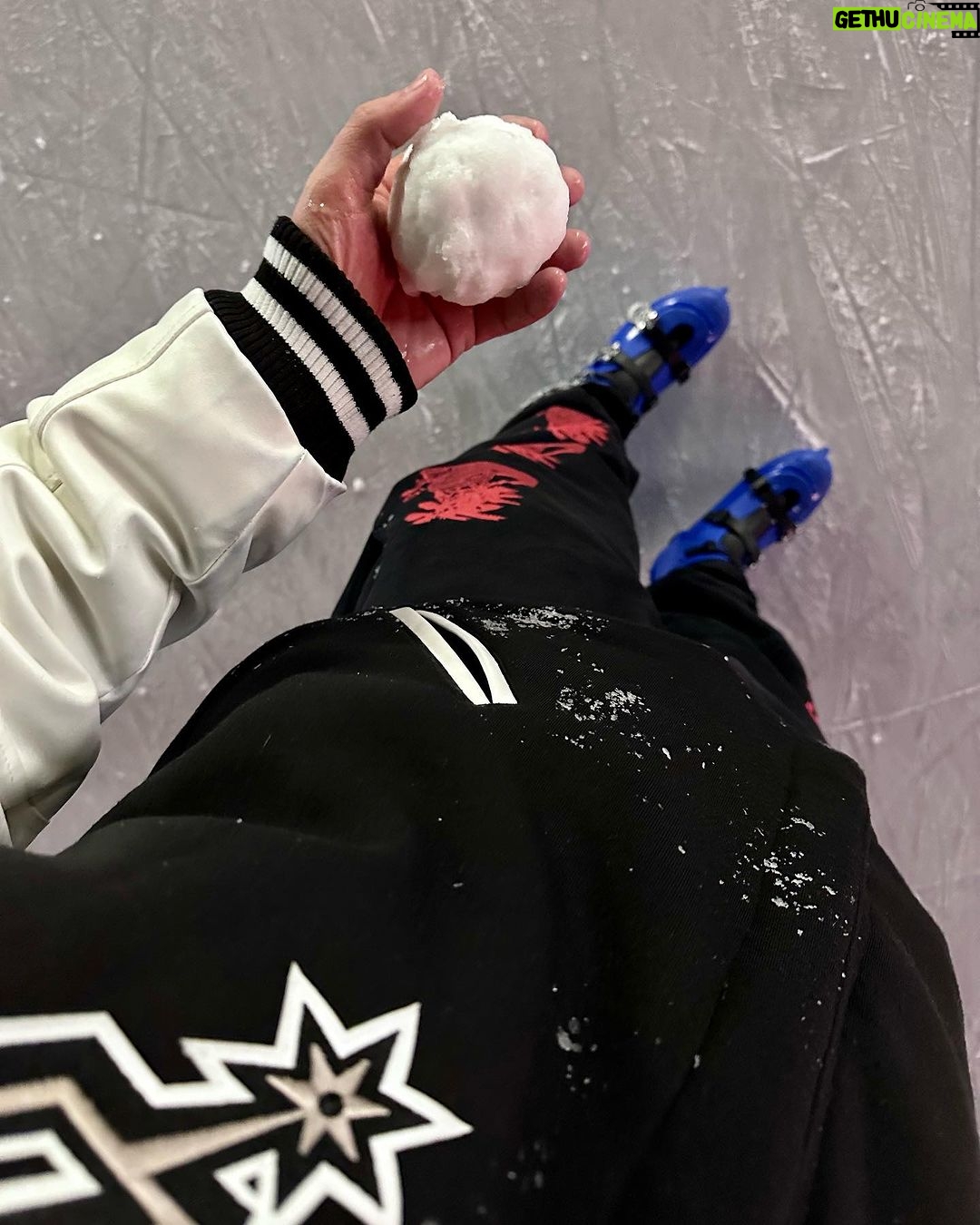 Austin Mahone Instagram - Let it go ❄️ Opryland Hotel Nashville