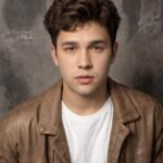 Austin Mahone Instagram - Nahhh some of these are criminal 😂 #aiyearbook #aiyearbooktrend #90syearbook #yearbookphotos