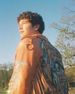 Austin Mahone Instagram - Drop your favorite song from my album 'A Lone Star Story' in the comments! 🤠⭐️