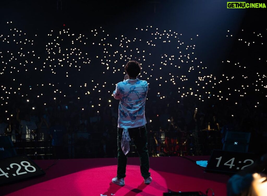 Austin Mahone Instagram - Still on a high from our shows in Japan! 🔥 Where should we play next? 👀
