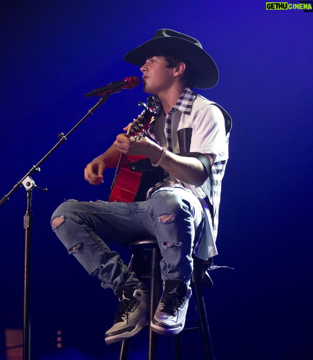 Austin Mahone Instagram - I miss seeing you guys on tour. Where do you want me to play in 2024? ❤️🔥 #foryou #countrymusic #tour #2024 #happynewyear