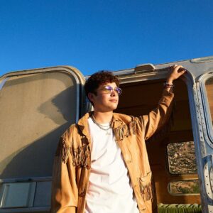 Austin Mahone Instagram - Got the sun and the breeze!
what else do we need? 
Just embrace it all ☀️
