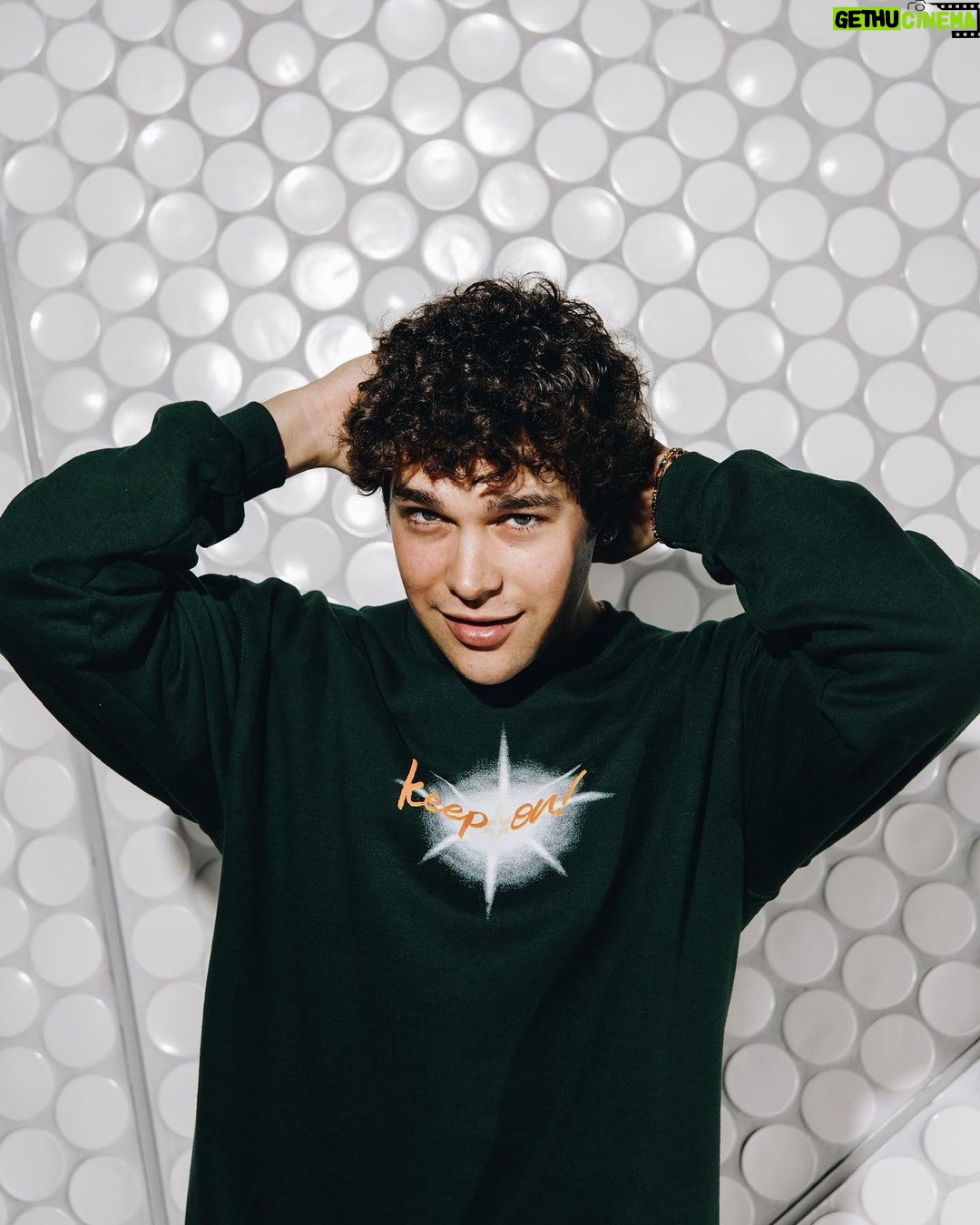 Austin Mahone Instagram - New merch available! 🔥 #linkbio Los Angeles, California