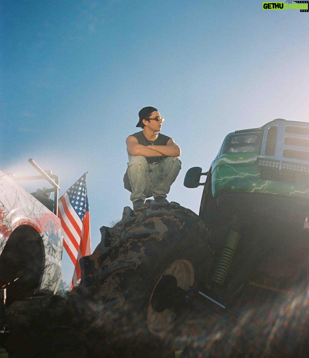 Austin Mahone Instagram - “Kuntry” video out now ❤️🔥 #linkinbio Houston, Texas