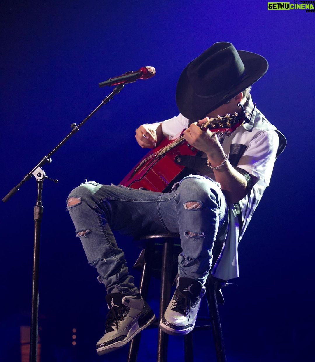Austin Mahone Instagram - I miss seeing you guys on tour. Where do you want me to play in 2024? ❤️🔥 #foryou #countrymusic #tour #2024 #happynewyear