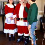 Austin Mahone Instagram - Giving is good for the soul 🎁 and so is family time! @icontalks @iamliljay San Antonio, Texas