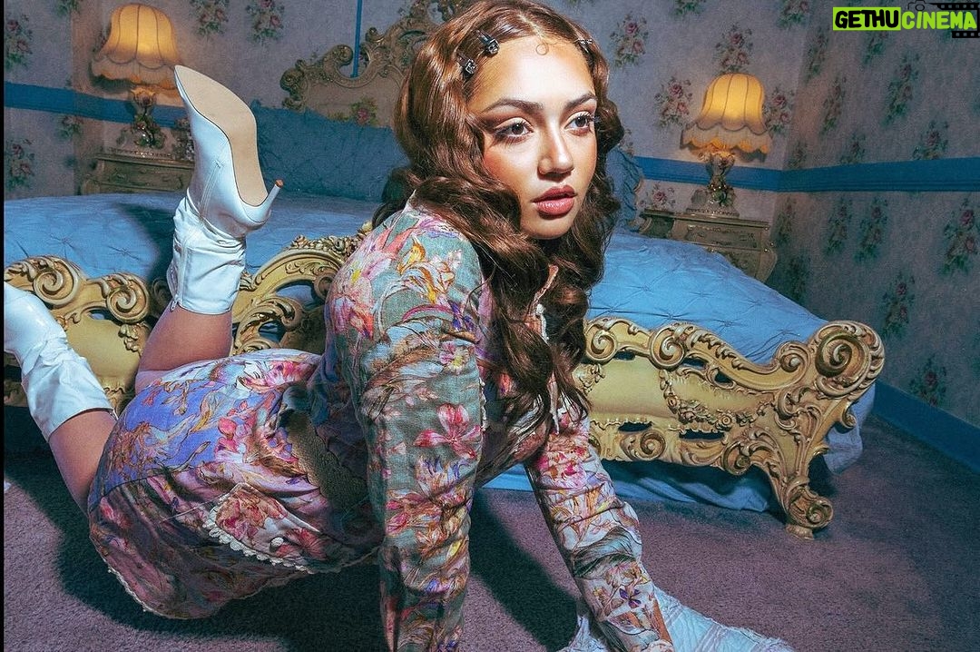 Avani Instagram - me then more of me then more of me you’re welcome. 🎀⭐️🪽👛🪞🌤️🦢 Photographer - Luke Stage IG: @visualsaholic Wardrobe Stylist - Swanetta Hunt IG: @swandion_ Hair - Brooke Tokar IG: @brooke.is.fine MUA - K’mia Bontrager IG: @kmiabontrager