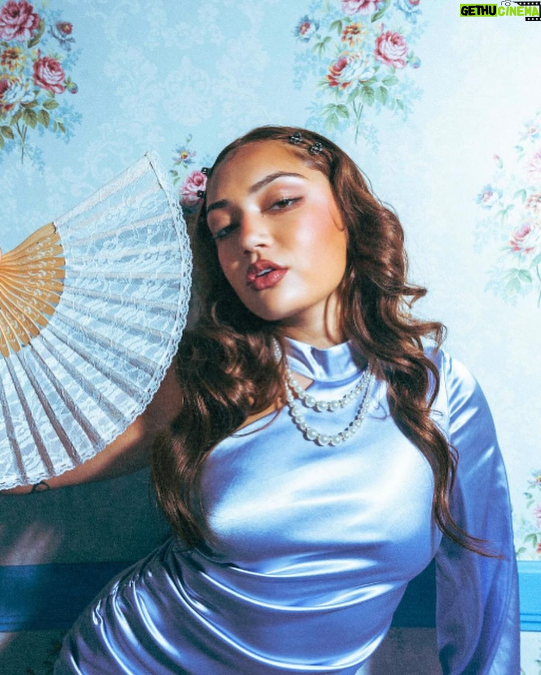 Avani Instagram - 🦋👕🧞♂️🩵🛋️🫂🪼 Photographer - Luke Stage IG: @visualsaholic Wardrobe Stylist - Swanetta Hunt IG: @swandion_ Hair - Brooke Tokar IG: @brooke.is.fine MUA - K’mia Bontrager IG: @kmiabontrager