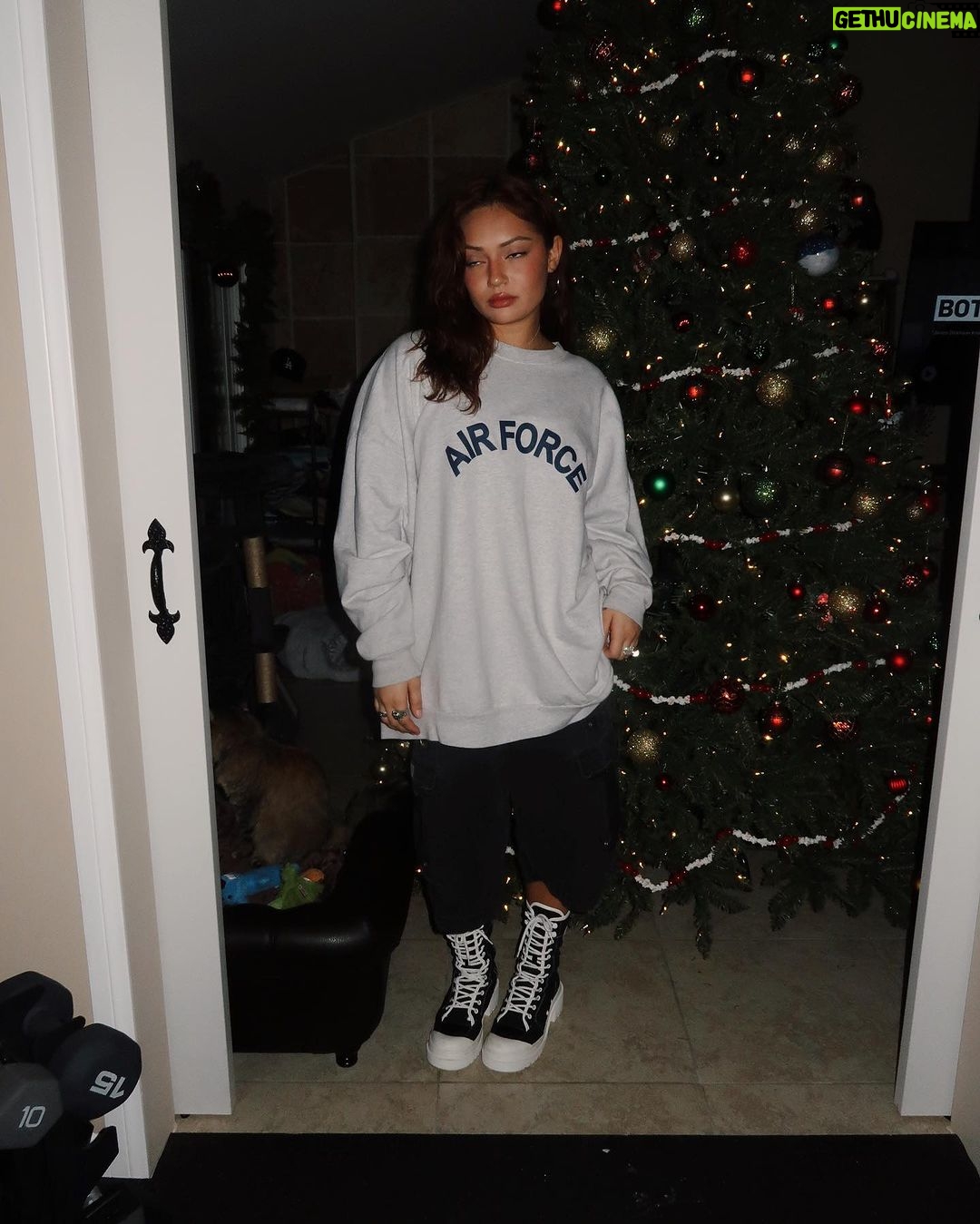 Avani Instagram - any hoodie that’s not mine >>>