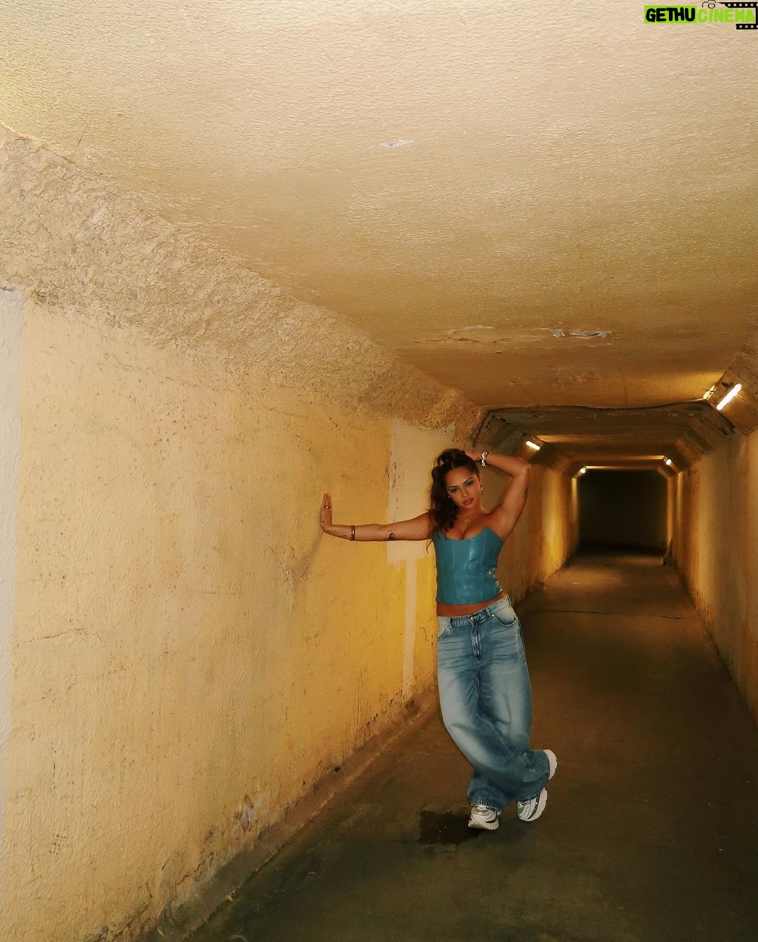 Avani Instagram - me in the tunnel i made under ur house 🫶🏼 0ur House